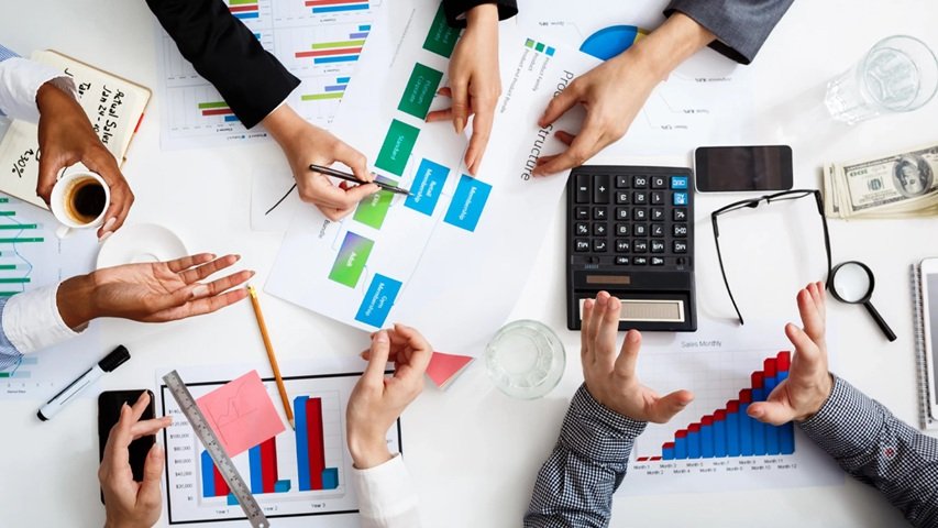 The Role Of Business Accountants In Driving Growth