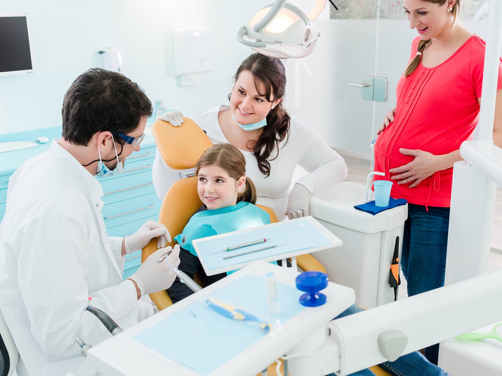 How Family Dentists Use Digital Records To Improve Care Continuity